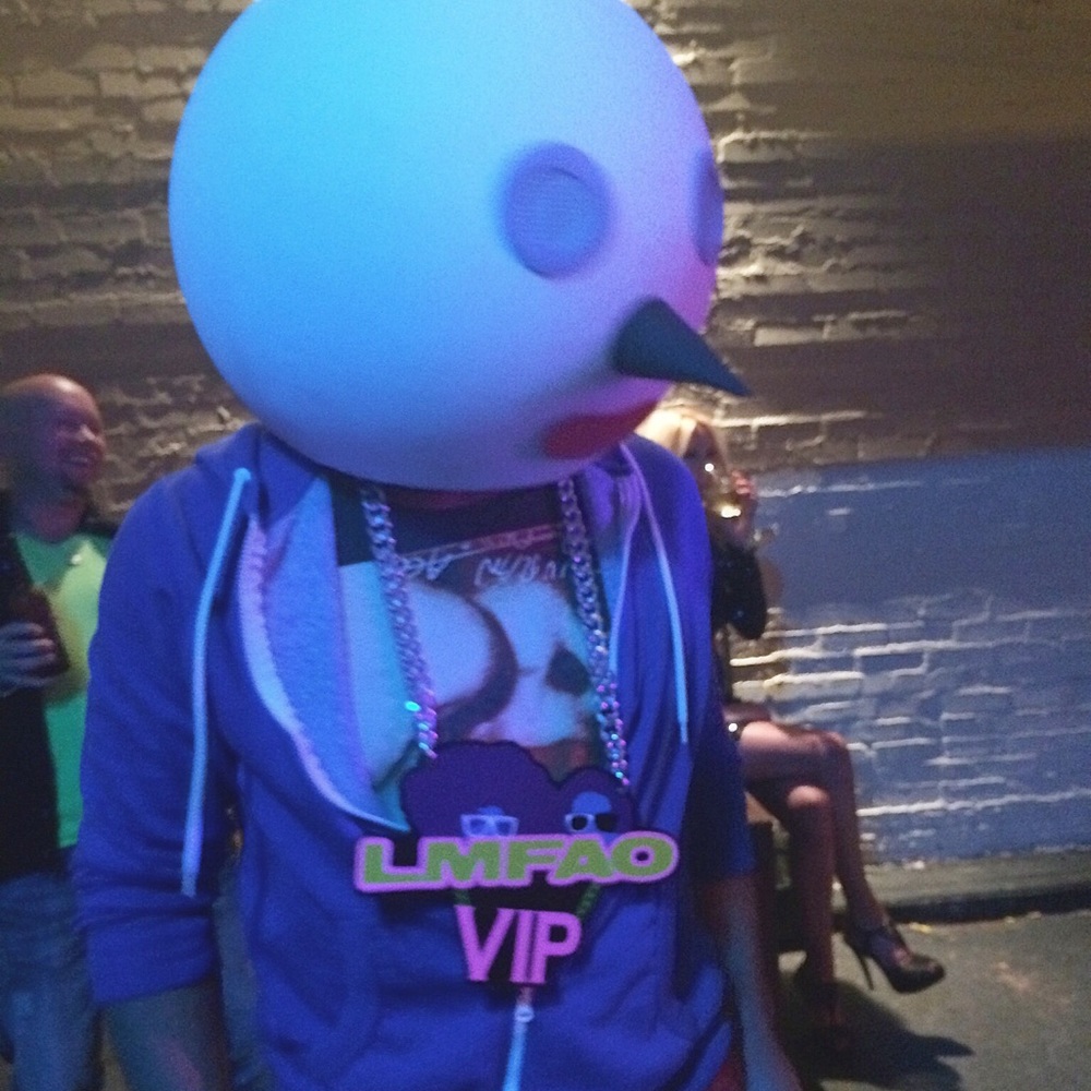 Passion For Fashion     IG @bnveed www.bnveed.com